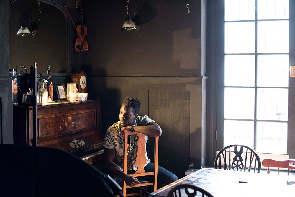 Profoto B2 lighting example | © Holly Wren